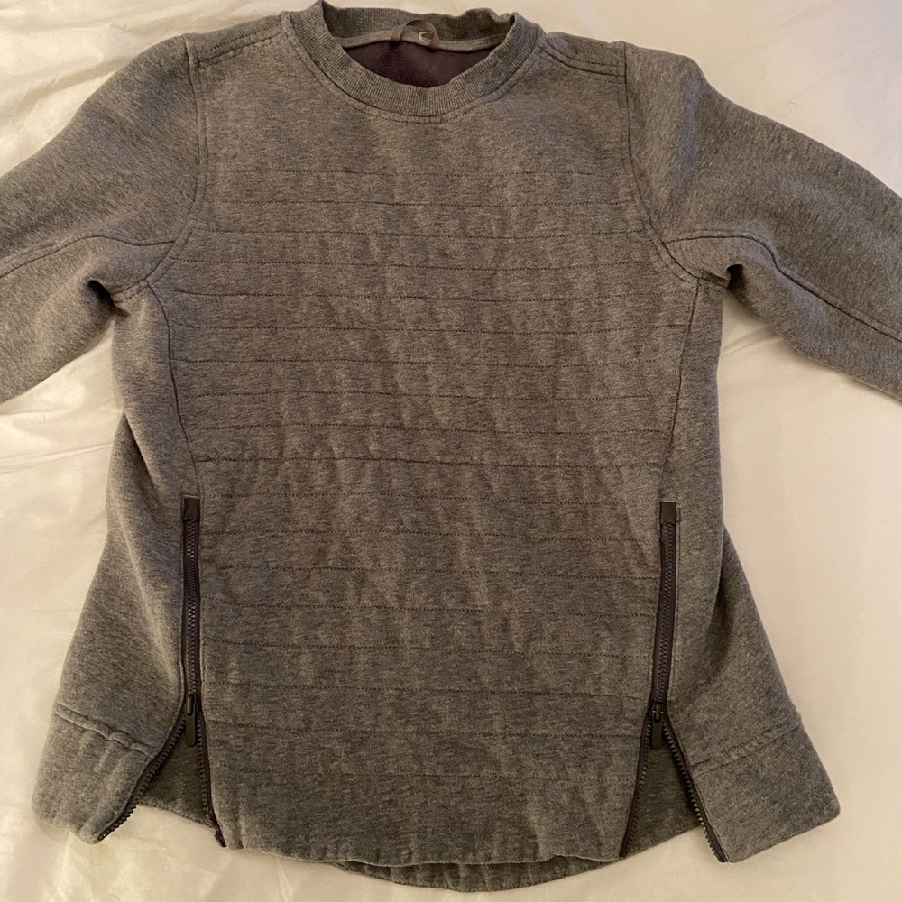 LuluLemon crew neck pull over sweatshirt